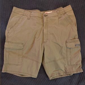 Wrangler Cargo Khaki Shorts